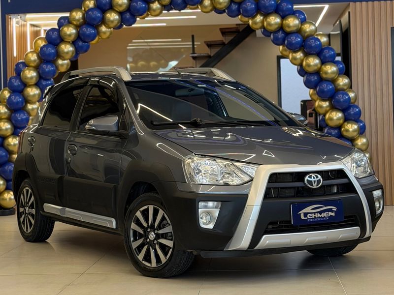 TOYOTA ETIOS CROSS 1.5 16V 2014/2015 LEHMEN VEÍCULOS VENÂNCIO AIRES / Carros no Vale