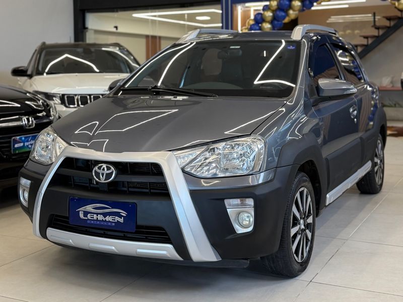 TOYOTA ETIOS CROSS 1.5 16V 2014/2015 LEHMEN VEÍCULOS VENÂNCIO AIRES / Carros no Vale