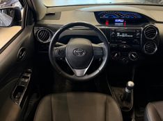TOYOTA ETIOS CROSS 1.5 16V 2014/2015 LEHMEN VEÍCULOS VENÂNCIO AIRES / Carros no Vale