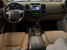 TOYOTA HILUX 3.0 SRV 4X4 CD 16V TURBO INTERCOOLER 2012/2013 LEHMEN VEÍCULOS VENÂNCIO AIRES / Carros no Vale
