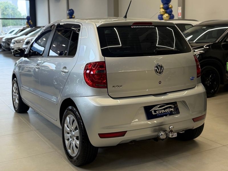 VOLKSWAGEN FOX 1.0 MI 8V 2013/2014 LEHMEN VEÍCULOS VENÂNCIO AIRES / Carros no Vale
