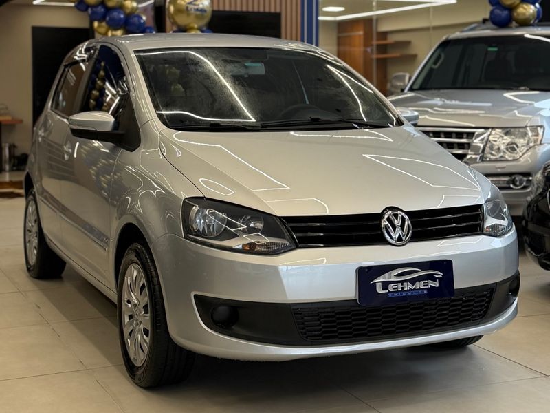 VOLKSWAGEN FOX 1.0 MI 8V 2013/2014 LEHMEN VEÍCULOS VENÂNCIO AIRES / Carros no Vale