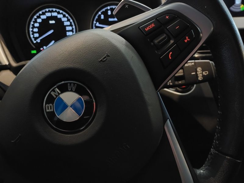BMW X1 2.0 16V TURBO ACTIVEFLEX SDRIVE20I 4P AUTOMÁTICO 2020/2021 BETIOLO NOVOS E SEMINOVOS LAJEADO / Carros no Vale