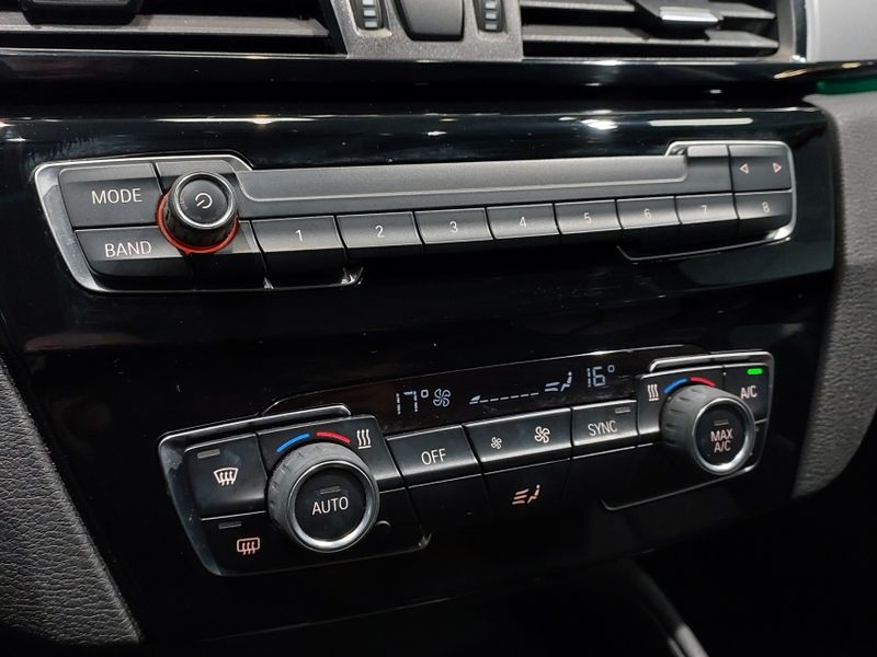 BMW X1 2.0 16V TURBO ACTIVEFLEX SDRIVE20I 4P AUTOMÁTICO 2020/2021 BETIOLO NOVOS E SEMINOVOS LAJEADO / Carros no Vale