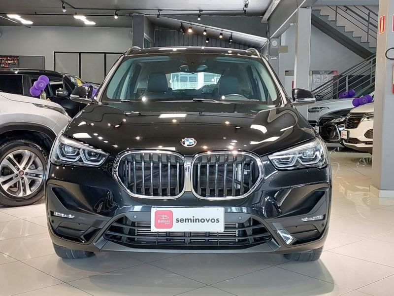 BMW X1 2.0 16V TURBO ACTIVEFLEX SDRIVE20I 4P AUTOMÁTICO 2020/2021 BETIOLO NOVOS E SEMINOVOS LAJEADO / Carros no Vale