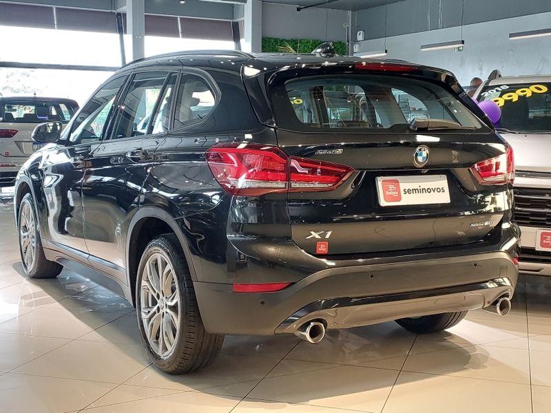 BMW X1 2.0 16V TURBO ACTIVEFLEX SDRIVE20I 4P AUTOMÁTICO 2020/2021 BETIOLO NOVOS E SEMINOVOS LAJEADO / Carros no Vale