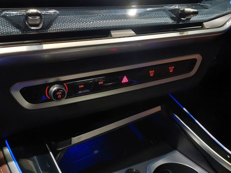BMW X5 3.0 I6 TURBO HÍBRIDO XDRIVE50E M SPORT AUTOMÁTICO 2025/2025 BETIOLO NOVOS E SEMINOVOS LAJEADO / Carros no Vale