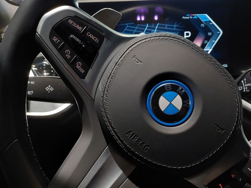 BMW X5 3.0 I6 TURBO HÍBRIDO XDRIVE50E M SPORT AUTOMÁTICO 2025/2025 BETIOLO NOVOS E SEMINOVOS LAJEADO / Carros no Vale