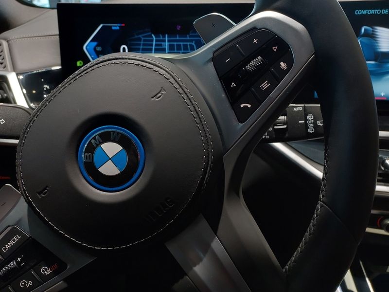 BMW X5 3.0 I6 TURBO HÍBRIDO XDRIVE50E M SPORT AUTOMÁTICO 2025/2025 BETIOLO NOVOS E SEMINOVOS LAJEADO / Carros no Vale