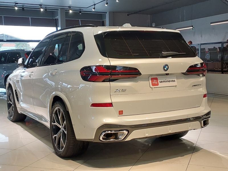 BMW X5 3.0 I6 TURBO HÍBRIDO XDRIVE50E M SPORT AUTOMÁTICO 2025/2025 BETIOLO NOVOS E SEMINOVOS LAJEADO / Carros no Vale