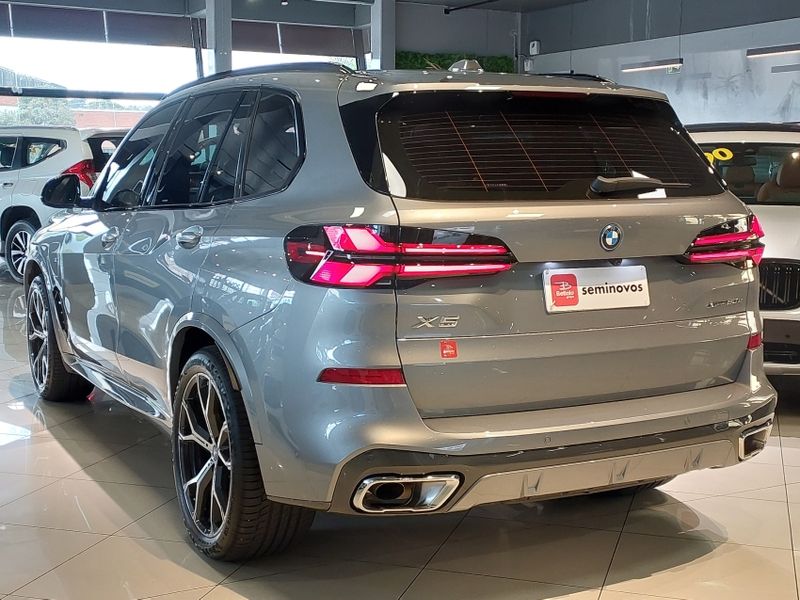 BMW X5 3.0 I6 TURBO HÍBRIDO XDRIVE50E M SPORT AUTOMÁTICO 2025/2025 BETIOLO NOVOS E SEMINOVOS LAJEADO / Carros no Vale