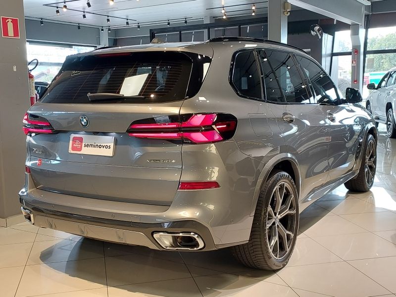 BMW X5 3.0 I6 TURBO HÍBRIDO XDRIVE50E M SPORT AUTOMÁTICO 2025/2025 BETIOLO NOVOS E SEMINOVOS LAJEADO / Carros no Vale