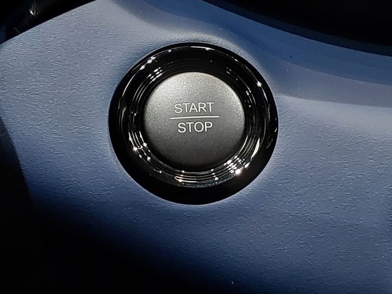 BYD DOLPHIN MINI 38 KW ELÉTRICO GS 2026/2027 BETIOLO NOVOS E SEMINOVOS LAJEADO / Carros no Vale