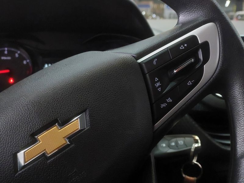 Chevrolet ONIX 1.0 FLEX MANUAL 2024/2025 BETIOLO NOVOS E SEMINOVOS LAJEADO / Carros no Vale Chevrolet ONIX 1.0 FLEX MANUAL 2024/2025 BETIOLO NOVOS E SEMINOVOS LAJEADO / Carros no Vale
