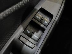 Chevrolet ONIX 1.0 FLEX MANUAL 2020/2020 BETIOLO NOVOS E SEMINOVOS LAJEADO / Carros no Vale
