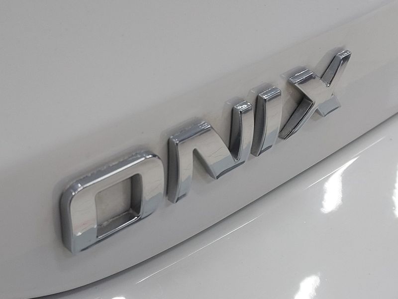 Chevrolet ONIX 1.0 FLEX MANUAL 2023/2024 BETIOLO NOVOS E SEMINOVOS LAJEADO / Carros no Vale Chevrolet ONIX 1.0 FLEX MANUAL 2023/2024 BETIOLO NOVOS E SEMINOVOS LAJEADO / Carros no Vale