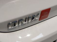 Chevrolet ONIX 1.0 FLEX MANUAL 2023/2024 BETIOLO NOVOS E SEMINOVOS LAJEADO / Carros no Vale