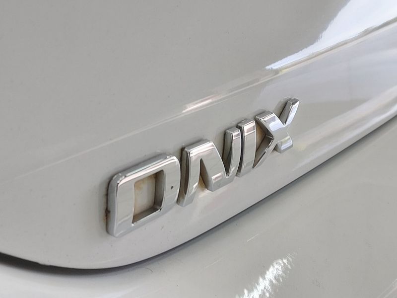 Chevrolet ONIX 1.0 FLEX MANUAL 2024/2025 BETIOLO NOVOS E SEMINOVOS LAJEADO / Carros no Vale