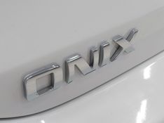 Chevrolet ONIX 1.0 FLEX MANUAL 2023/2024 BETIOLO NOVOS E SEMINOVOS LAJEADO / Carros no Vale