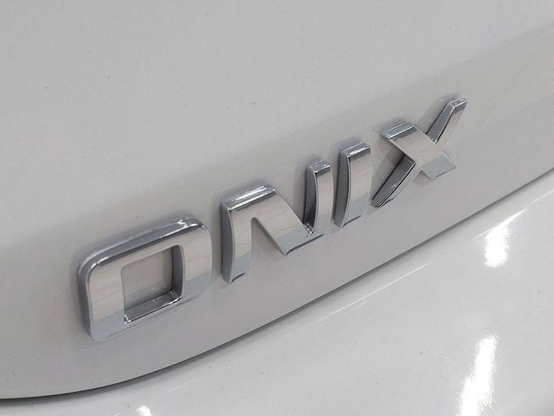 Chevrolet ONIX 1.0 FLEX MANUAL 2023/2024 BETIOLO NOVOS E SEMINOVOS LAJEADO / Carros no Vale Chevrolet ONIX 1.0 FLEX MANUAL 2023/2024 BETIOLO NOVOS E SEMINOVOS LAJEADO / Carros no Vale