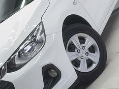 Chevrolet ONIX 1.0 FLEX MANUAL 2023/2024 BETIOLO NOVOS E SEMINOVOS LAJEADO / Carros no Vale