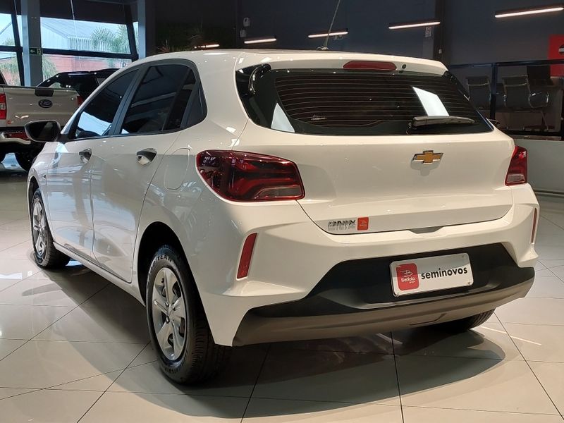 Chevrolet ONIX 1.0 FLEX MANUAL 2023/2024 BETIOLO NOVOS E SEMINOVOS LAJEADO / Carros no Vale Chevrolet ONIX 1.0 FLEX MANUAL 2023/2024 BETIOLO NOVOS E SEMINOVOS LAJEADO / Carros no Vale