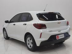 Chevrolet ONIX 1.0 FLEX MANUAL 2023/2024 BETIOLO NOVOS E SEMINOVOS LAJEADO / Carros no Vale