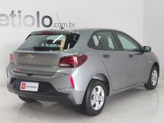 Chevrolet ONIX 1.0 FLEX MANUAL 2024/2025 BETIOLO NOVOS E SEMINOVOS LAJEADO / Carros no Vale