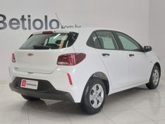 Chevrolet ONIX 1.0 FLEX MANUAL 2023/2024 BETIOLO NOVOS E SEMINOVOS LAJEADO / Carros no Vale