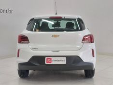 Chevrolet ONIX 1.0 FLEX MANUAL 2023/2024 BETIOLO NOVOS E SEMINOVOS LAJEADO / Carros no Vale