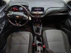 Chevrolet ONIX 1.0 FLEX MANUAL 2023/2024 BETIOLO NOVOS E SEMINOVOS LAJEADO / Carros no Vale