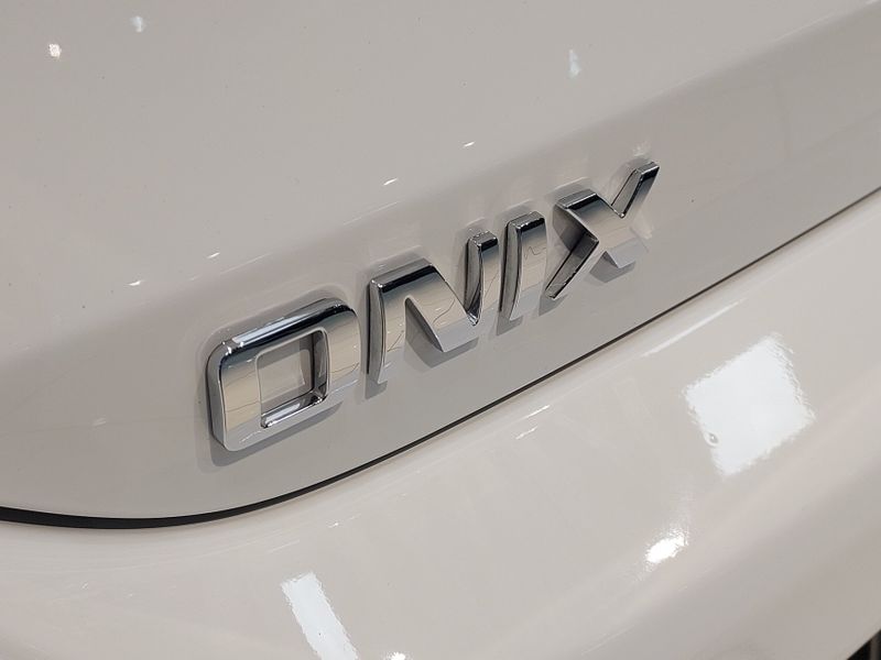 Chevrolet ONIX 1.0 TURBO FLEX LT AUTOMÁTICO 2022/2023 BETIOLO NOVOS E SEMINOVOS LAJEADO / Carros no Vale