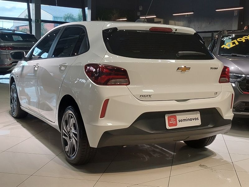 Chevrolet ONIX 1.0 TURBO FLEX LT MANUAL 2024/2025 BETIOLO NOVOS E SEMINOVOS LAJEADO / Carros no Vale
