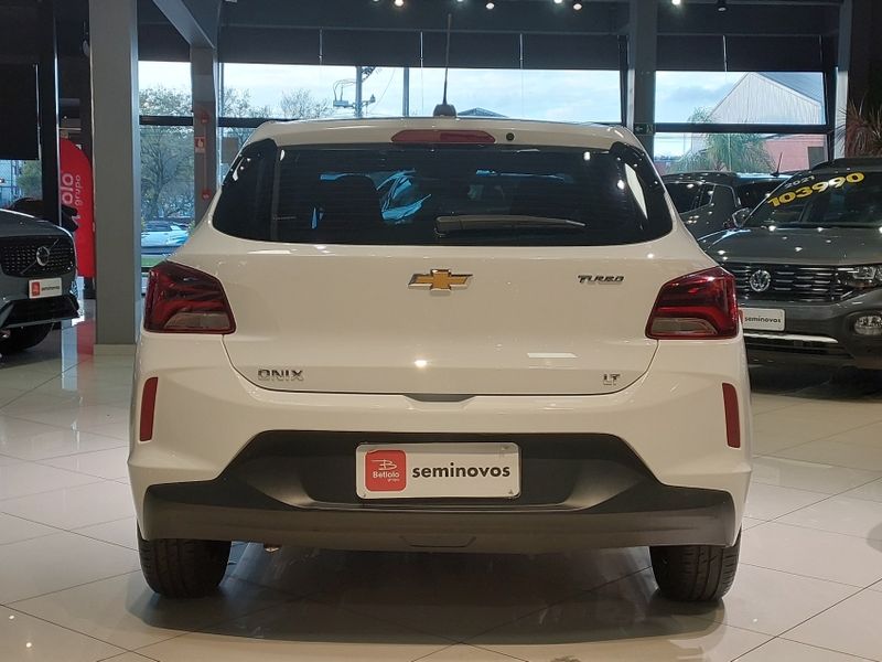 Chevrolet ONIX 1.0 TURBO FLEX LT MANUAL 2024/2025 BETIOLO NOVOS E SEMINOVOS LAJEADO / Carros no Vale