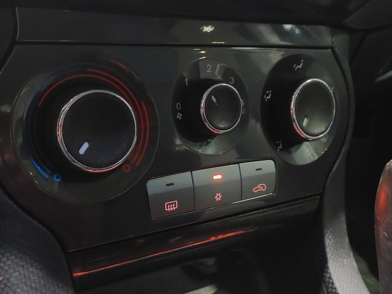 Fiat BRAVO 1.8 ESSENCE 16V FLEX 4P AUTOMATIZADO 2011/2011 BETIOLO NOVOS E SEMINOVOS LAJEADO / Carros no Vale