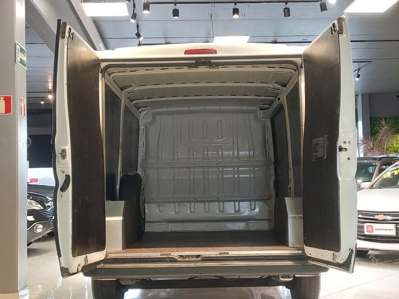 Fiat DUCATO 2.3 MULTIJET DIESEL CARGO CURTO MANUAL 2017/2018 BETIOLO NOVOS E SEMINOVOS LAJEADO / Carros no Vale Fiat DUCATO 2.3 MULTIJET DIESEL CARGO CURTO MANUAL 2017/2018 BETIOLO NOVOS E SEMINOVOS LAJEADO / Carros no Vale