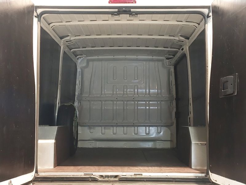 Fiat DUCATO 2.3 MULTIJET DIESEL CARGO CURTO MANUAL 2017/2018 BETIOLO NOVOS E SEMINOVOS LAJEADO / Carros no Vale Fiat DUCATO 2.3 MULTIJET DIESEL CARGO CURTO MANUAL 2017/2018 BETIOLO NOVOS E SEMINOVOS LAJEADO / Carros no Vale