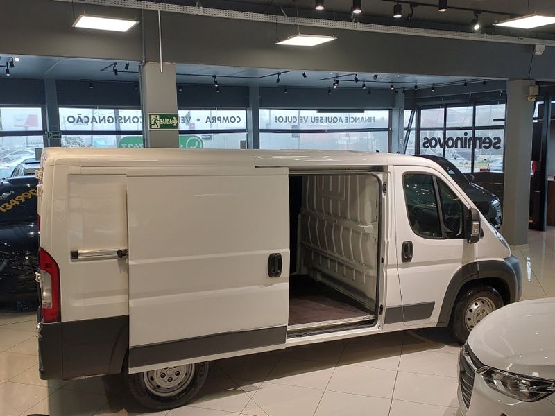 Fiat DUCATO 2.3 MULTIJET DIESEL CARGO CURTO MANUAL 2017/2018 BETIOLO NOVOS E SEMINOVOS LAJEADO / Carros no Vale Fiat DUCATO 2.3 MULTIJET DIESEL CARGO CURTO MANUAL 2017/2018 BETIOLO NOVOS E SEMINOVOS LAJEADO / Carros no Vale
