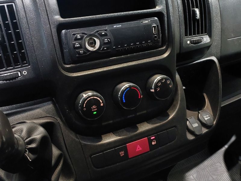 Fiat DUCATO 2.3 MULTIJET DIESEL CARGO CURTO MANUAL 2017/2018 BETIOLO NOVOS E SEMINOVOS LAJEADO / Carros no Vale Fiat DUCATO 2.3 MULTIJET DIESEL CARGO CURTO MANUAL 2017/2018 BETIOLO NOVOS E SEMINOVOS LAJEADO / Carros no Vale