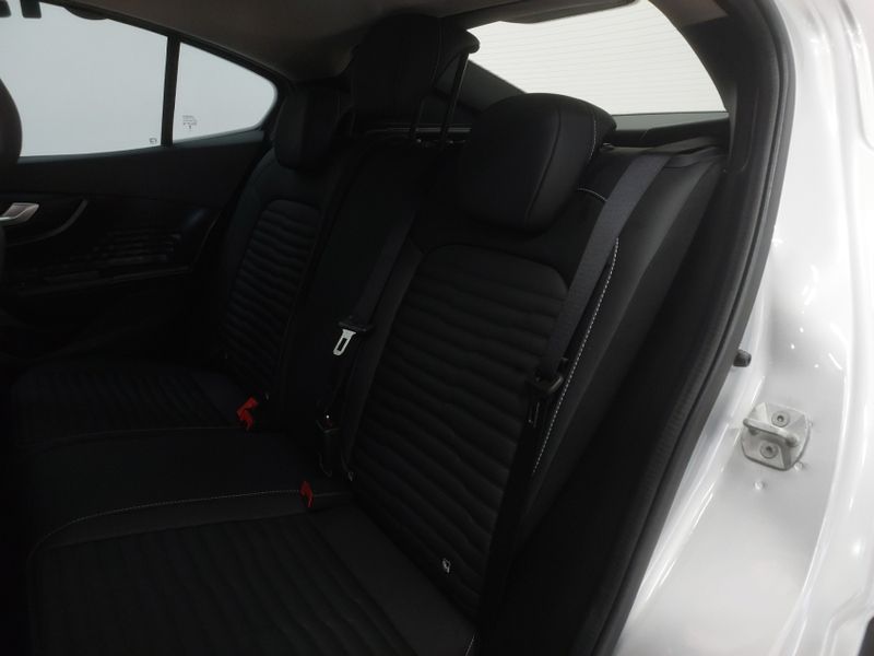 Fiat FASTBACK 1.0 TURBO 200 HYBRID AUDACE CVT 2024/2025 BETIOLO NOVOS E SEMINOVOS LAJEADO / Carros no Vale