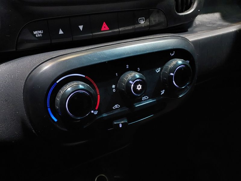 Fiat MOBI 1.0 EVO FLEX LIKE MANUAL 2023/2024 BETIOLO NOVOS E SEMINOVOS LAJEADO / Carros no Vale