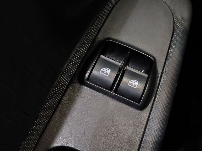 Fiat MOBI 1.0 EVO FLEX LIKE MANUAL 2023/2024 BETIOLO NOVOS E SEMINOVOS LAJEADO / Carros no Vale