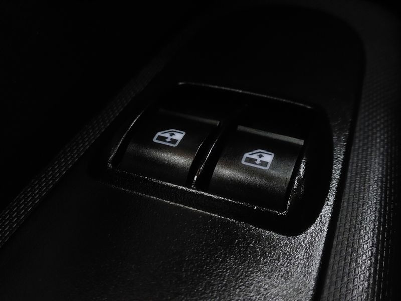 Fiat MOBI 1.0 EVO FLEX LIKE MANUAL 2023/2024 BETIOLO NOVOS E SEMINOVOS LAJEADO / Carros no Vale