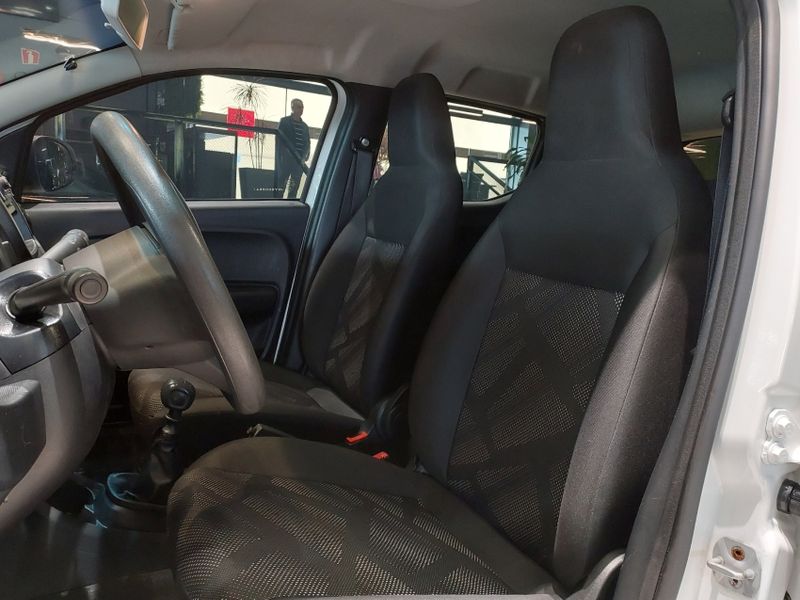 Fiat MOBI 1.0 EVO FLEX LIKE MANUAL 2023/2024 BETIOLO NOVOS E SEMINOVOS LAJEADO / Carros no Vale