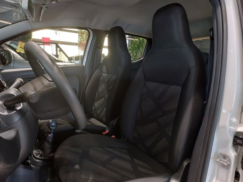 Fiat MOBI 1.0 EVO FLEX LIKE MANUAL 2024/2024 BETIOLO NOVOS E SEMINOVOS LAJEADO / Carros no Vale