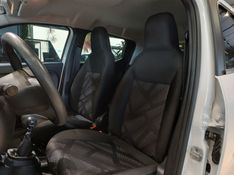 Fiat MOBI 1.0 EVO FLEX LIKE MANUAL 2023/2024 BETIOLO NOVOS E SEMINOVOS LAJEADO / Carros no Vale