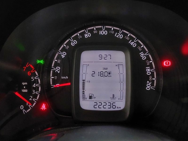 Fiat MOBI 1.0 FIREFLY FLEX TREKKING MANUAL 2024/2025 BETIOLO NOVOS E SEMINOVOS LAJEADO / Carros no Vale