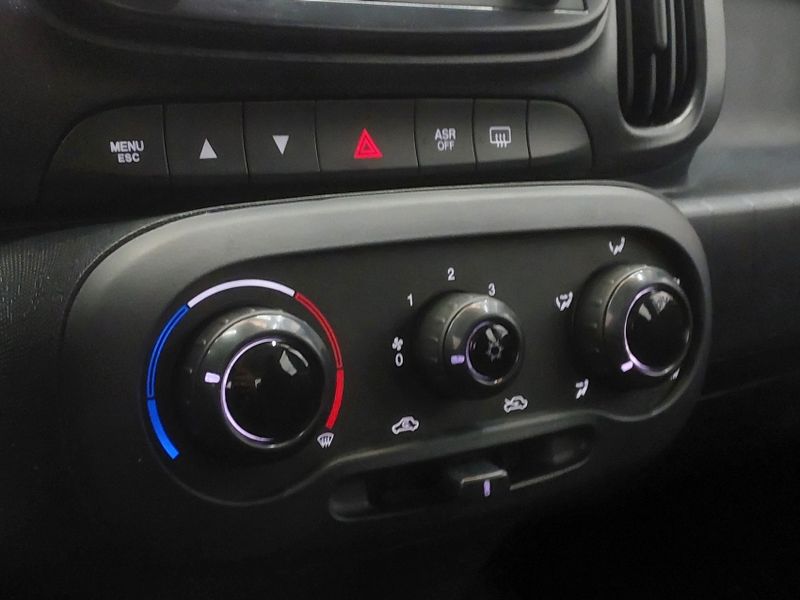Fiat MOBI 1.0 FIREFLY FLEX TREKKING MANUAL 2024/2025 BETIOLO NOVOS E SEMINOVOS LAJEADO / Carros no Vale