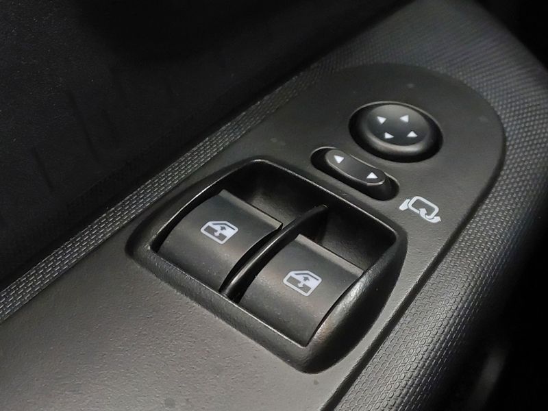 Fiat MOBI 1.0 FIREFLY FLEX TREKKING MANUAL 2024/2025 BETIOLO NOVOS E SEMINOVOS LAJEADO / Carros no Vale