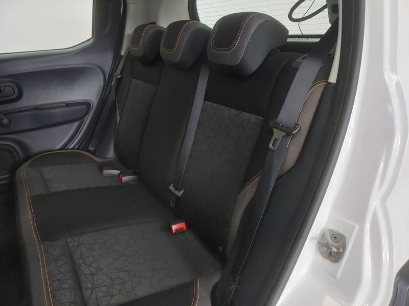 Fiat MOBI 1.0 FIREFLY FLEX TREKKING MANUAL 2024/2025 BETIOLO NOVOS E SEMINOVOS LAJEADO / Carros no Vale